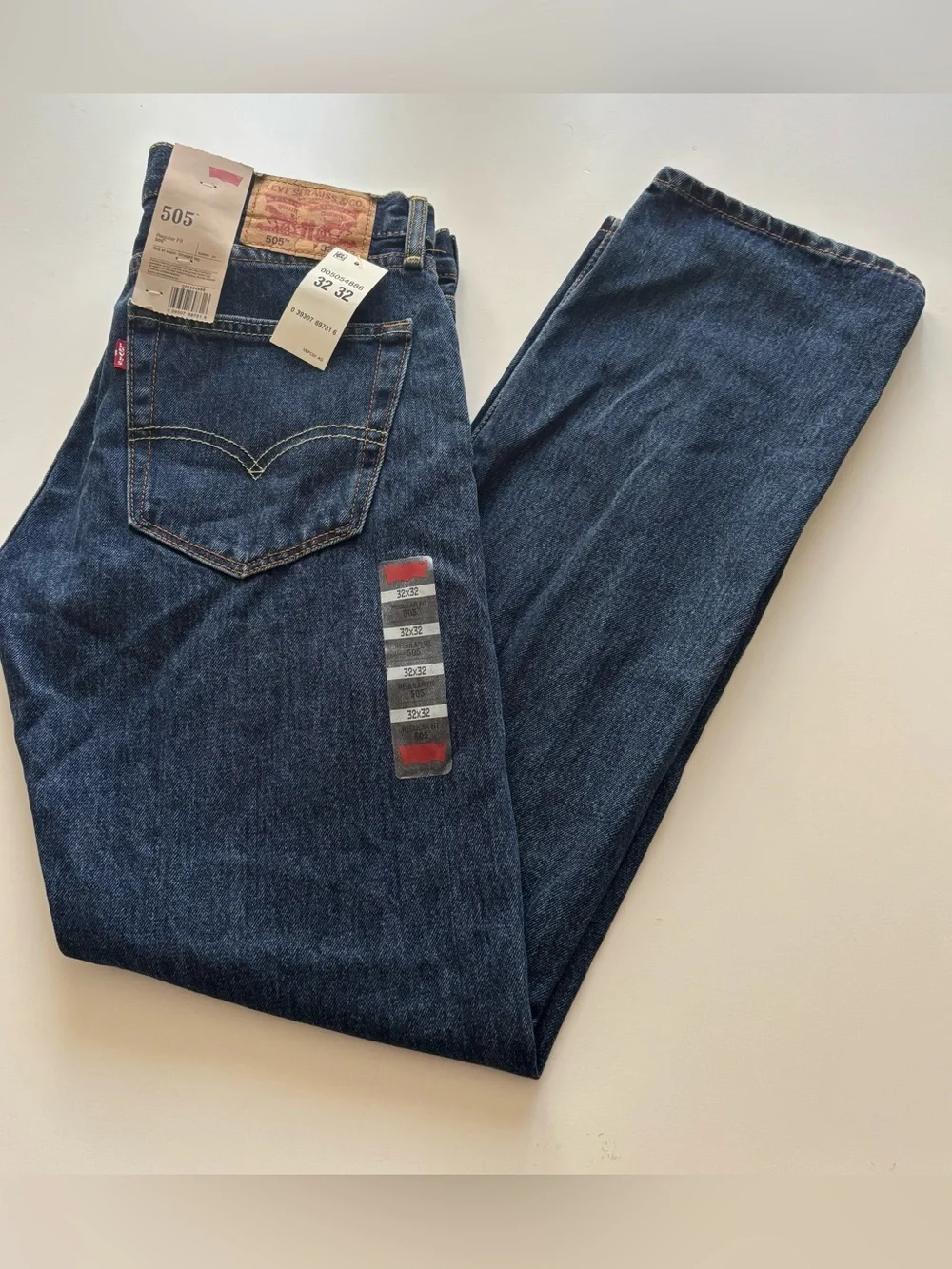 Men’s Levi’s 505 32 x 32 regular fit dark wash straight leg new with tags
